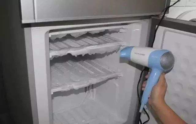冰箱结冰严重是什么原因（家里冰箱经常结冰是怎么回事）-第3张图片