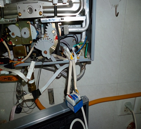 燃气热水器显示e1是什么问题（热水器显示e1怎么回事）-第11张图片