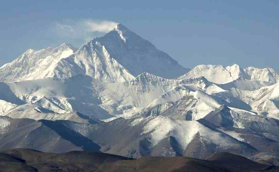 珠穆朗玛峰高多少米（珠峰高度是8844米）-第4张图片
