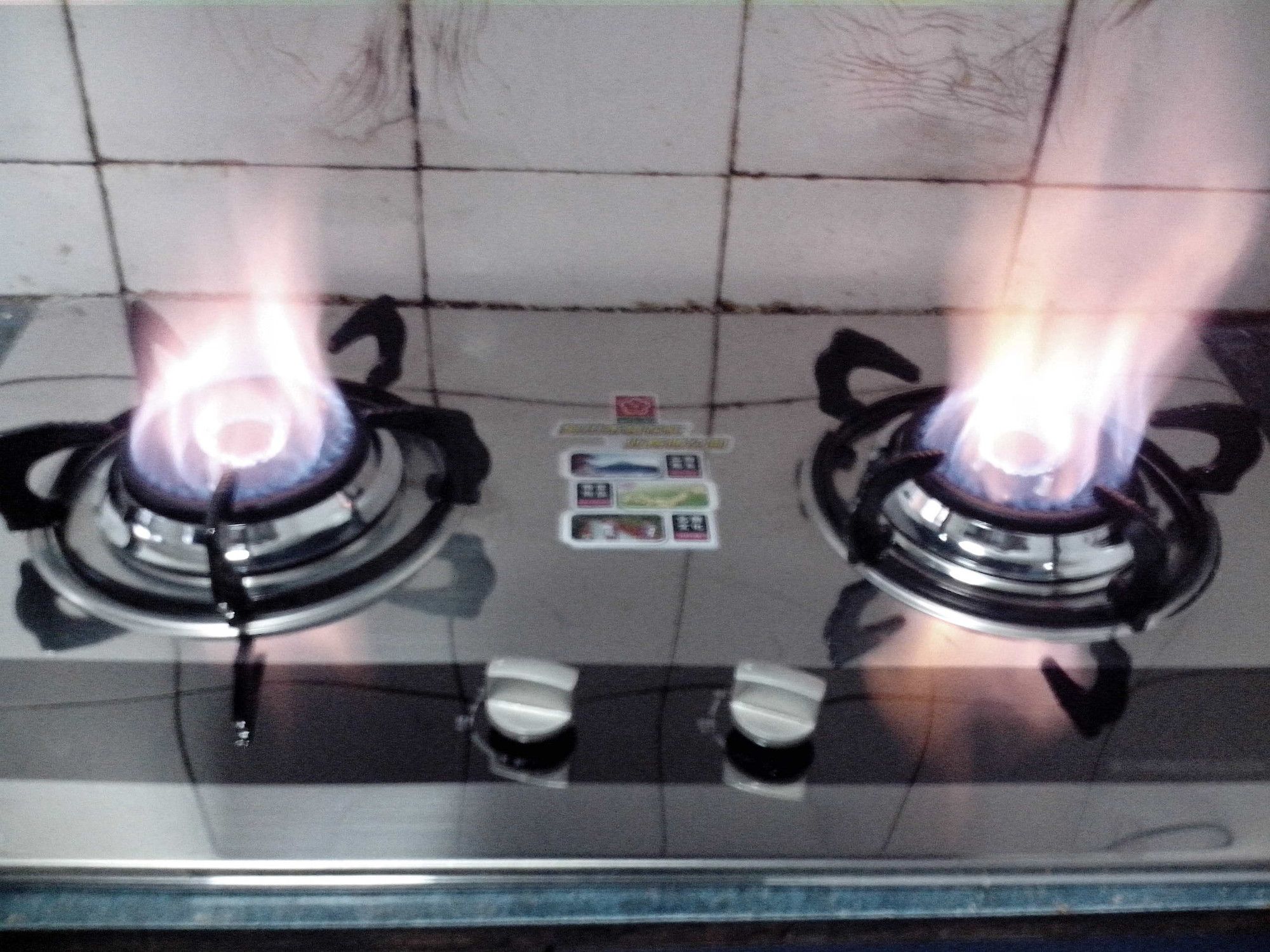 煤气灶回火（燃气灶总是回火）-第4张图片