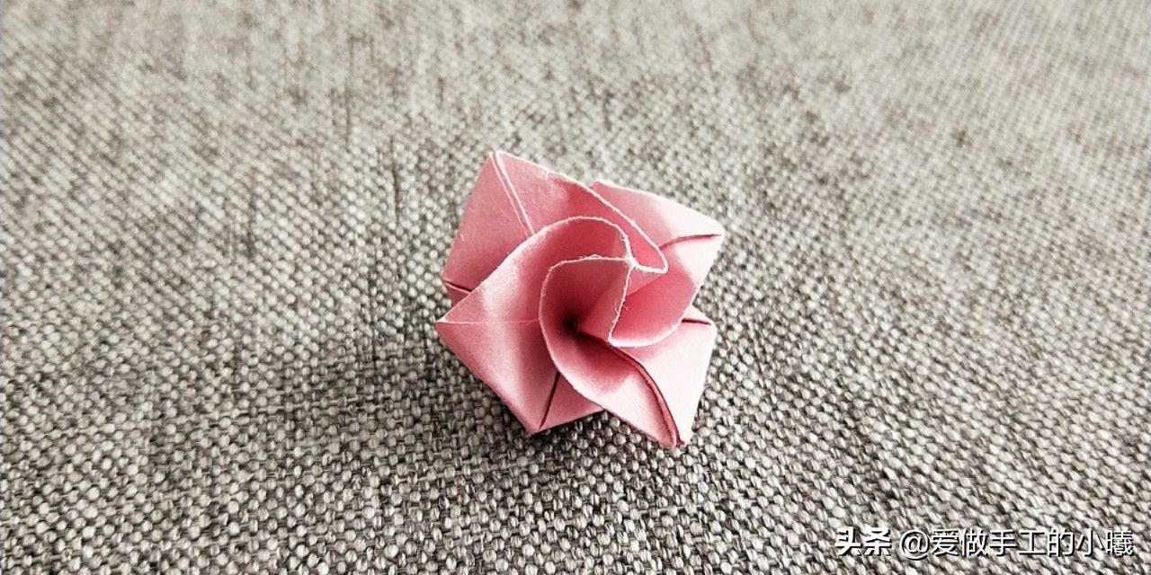 简单玫瑰花的折法（最简单的玫瑰花折纸教程）-第24张图片
