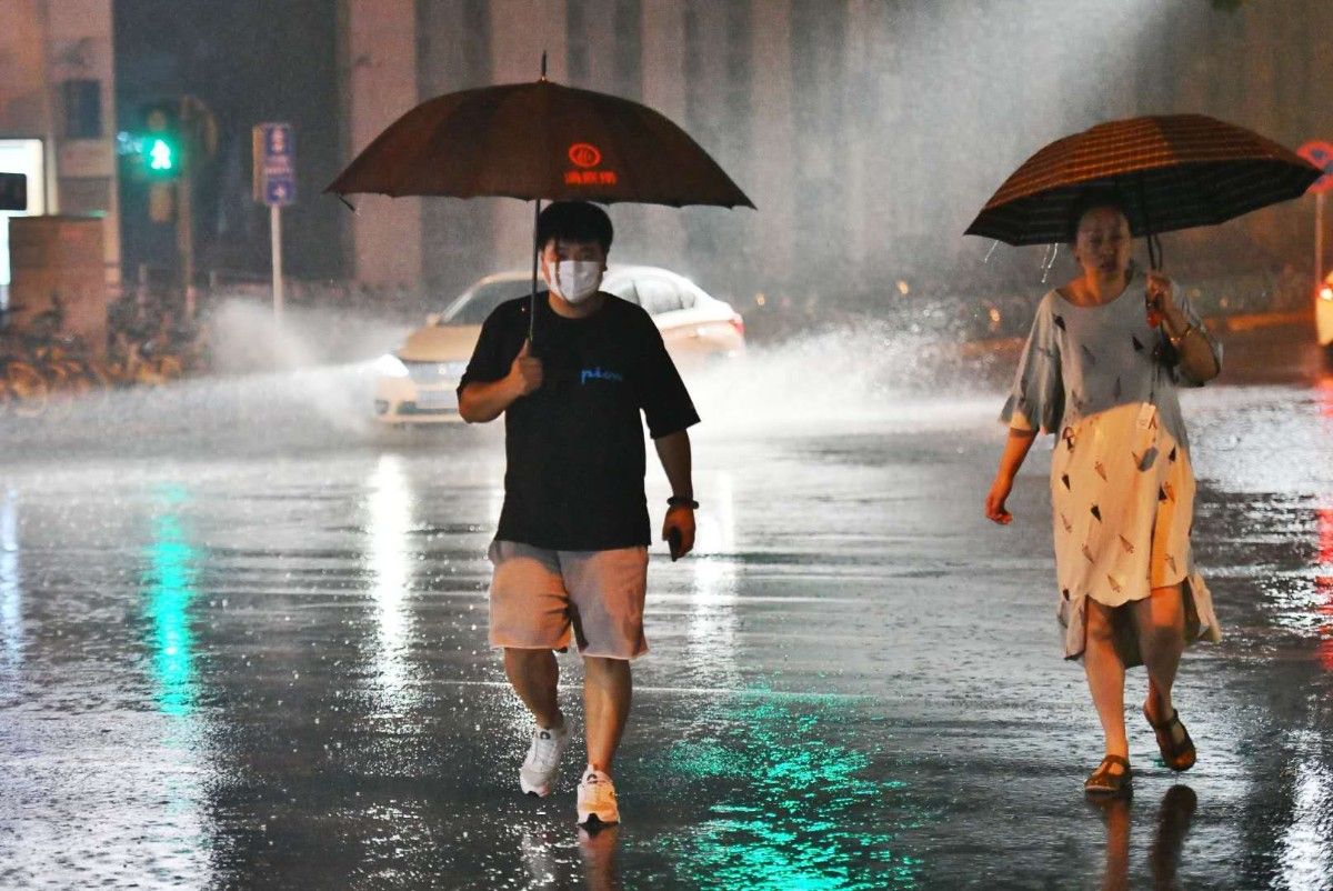 北京的雨（多图直击！北京的这场雨，来了）-第6张图片