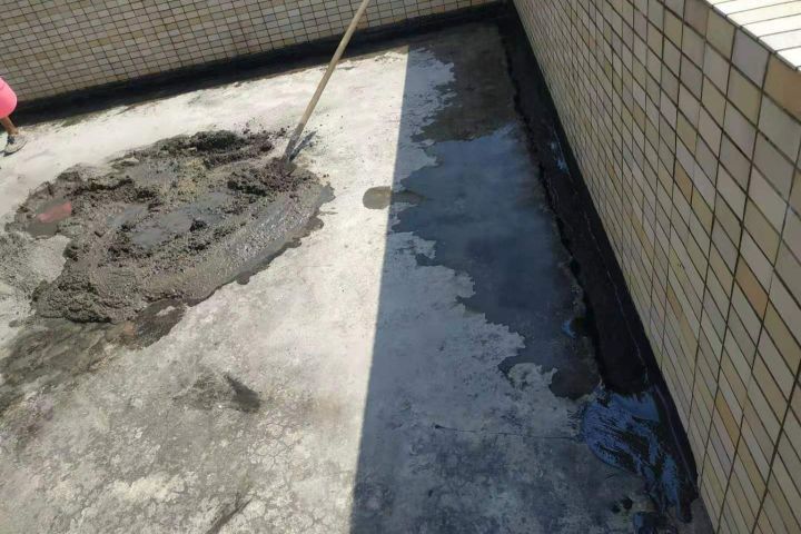 屋顶漏水怎么办（楼顶渗水的简单处理方法）-第3张图片
