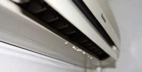 空调室内机漏水是什么原因（空调室内机漏水的原因分析）-第1张图片