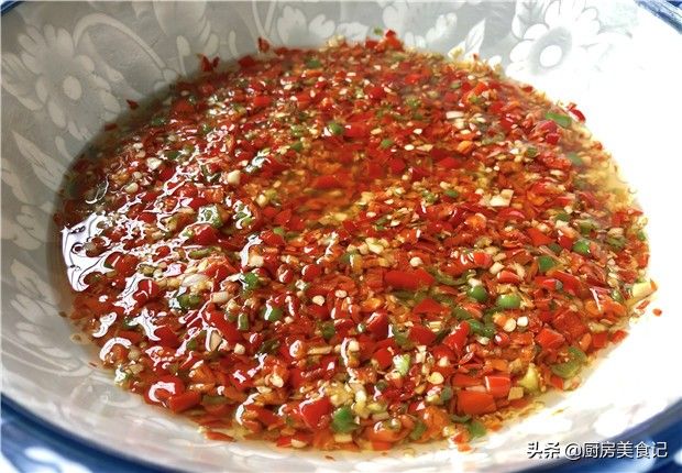 鲜辣椒酱的做法（大厨教你在家做辣椒酱）-第7张图片