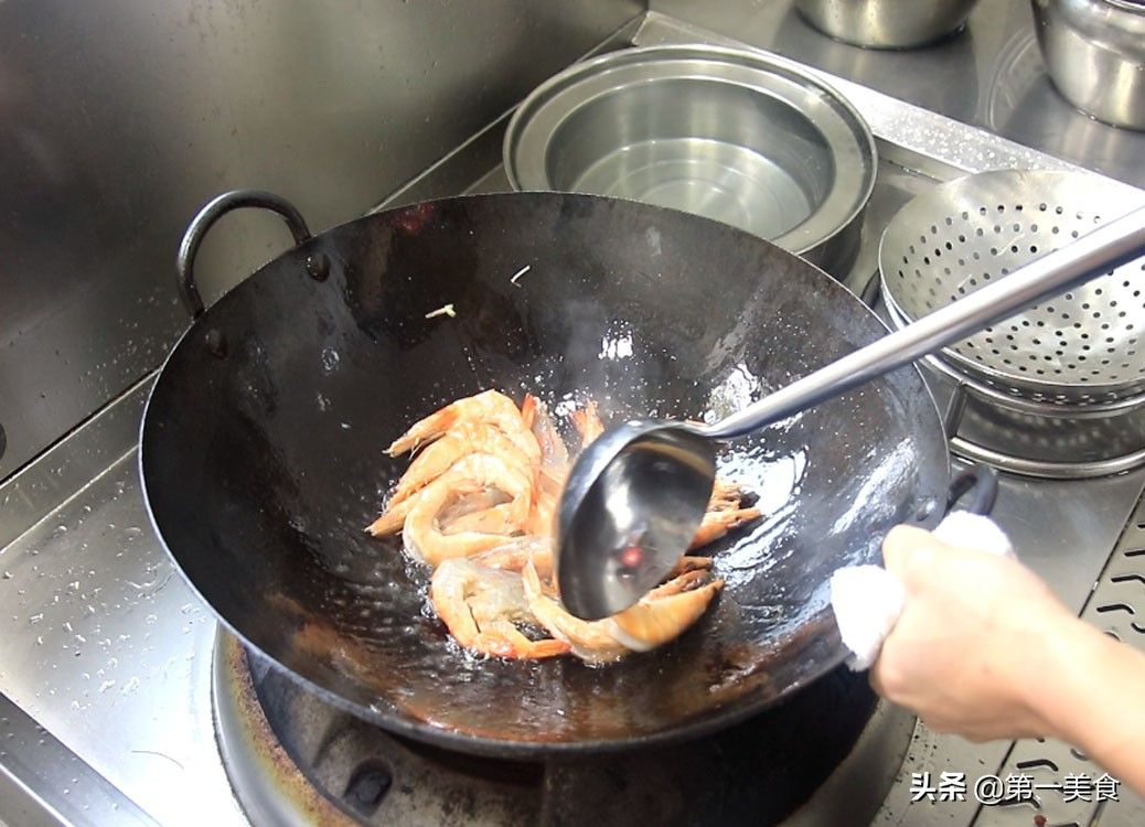 对虾的家常做法（油焖大虾家常美味做法）-第13张图片