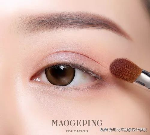 大眼妆怎么化（如何画出整容级大眼妆？）-第6张图片
