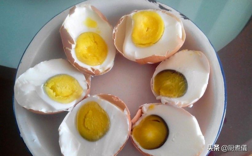 怎样腌鸡蛋（家常腌鸡蛋这样做才是正确的）-第1张图片