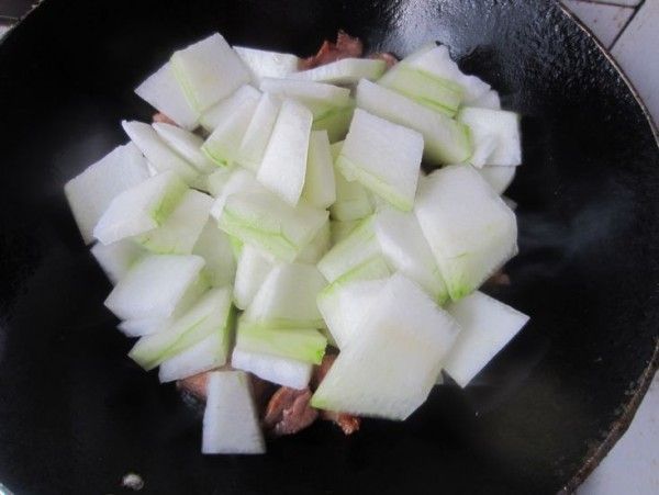 冬瓜炖肉做法（冬瓜炖肉的家常做法）-第5张图片