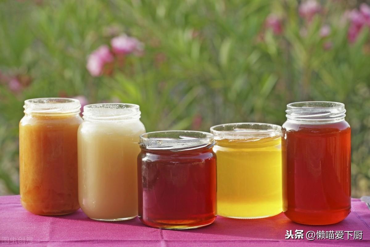 蜂蜜真假鉴定方法,一杯水就能区分真假蜂蜜了-第1张图片